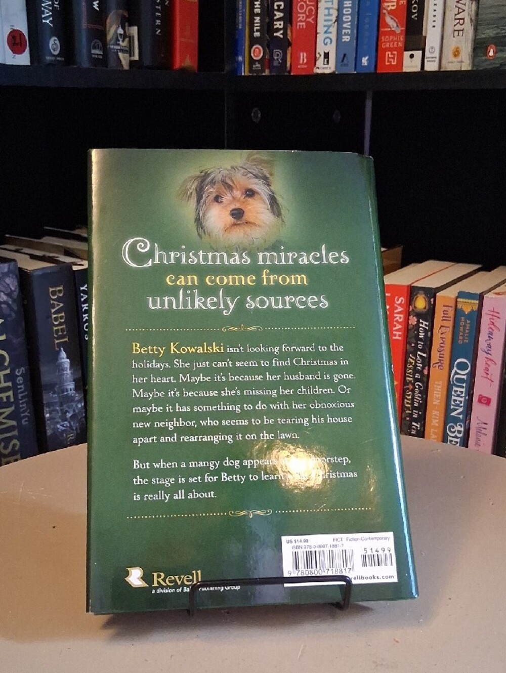 The Christmas Dog By Melody Carlson - Picture 2 of 3